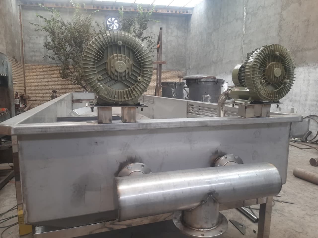استخر تخلیه گوجه فرنگی